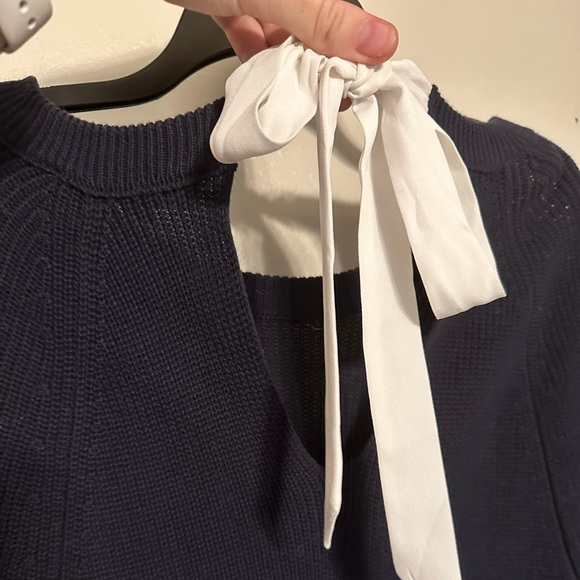 Navy blue tie back sweater - Picture 3 of 4